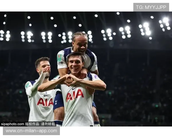 曼联或将通过交换球员完成部分冬窗交易，曼联明年冬窗3亿镑引援