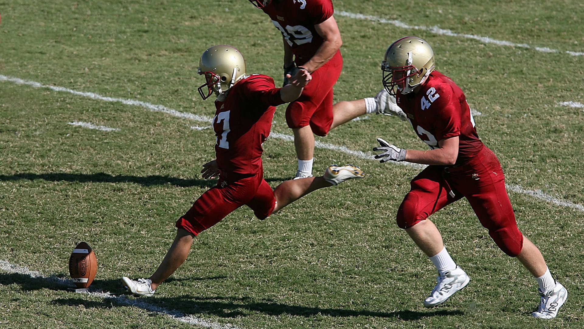 全国青少年趣味皮划艇赛上演“水上漂流”奇迹